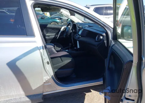 2016 Toyota Rav4 Hybrid Xle z USA, uszkodzony, nr VIN JTMRJREV6GD047257